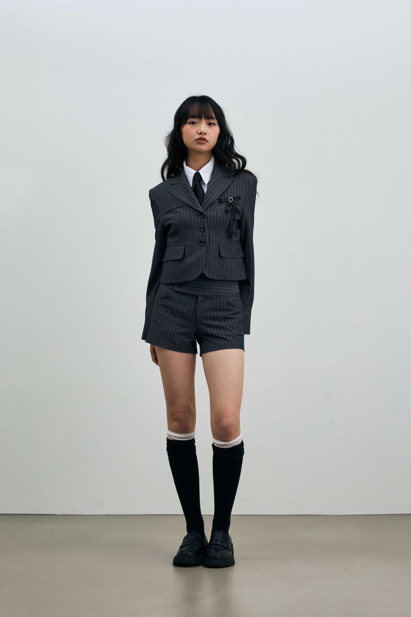 AVEL PINSTRIPE CROP JACKET / CHARCOAL