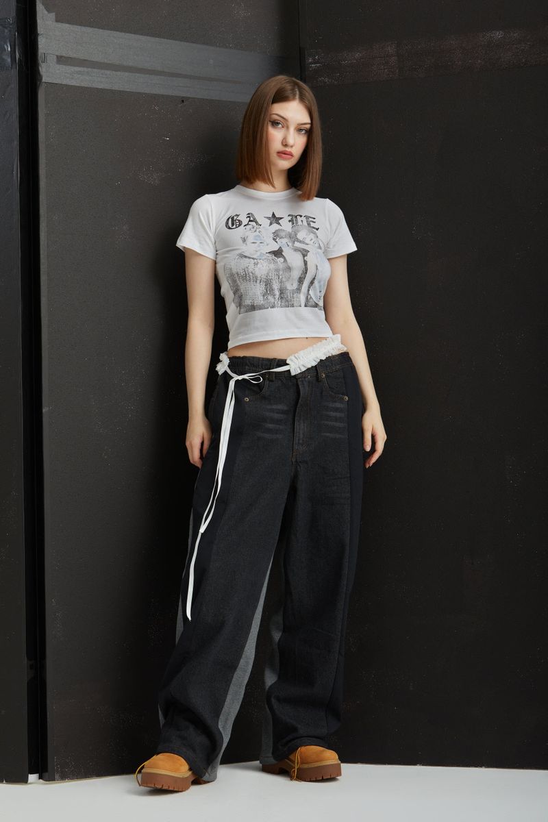 FRIENDS CROPPED T-SHIRT