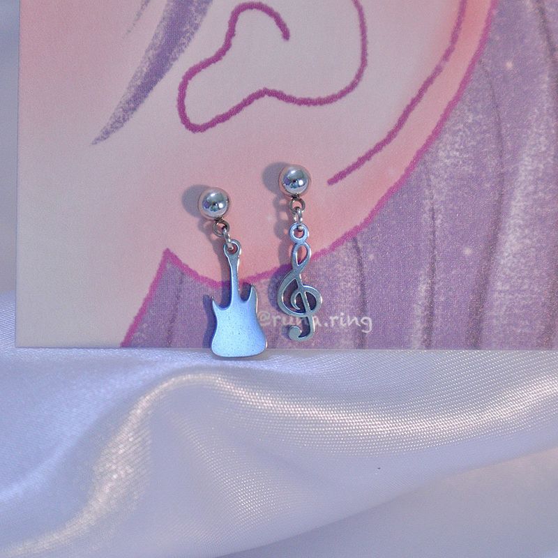 RUNARING（ルナリング）の「トレブルクレフピアス（アクセサリー）」
