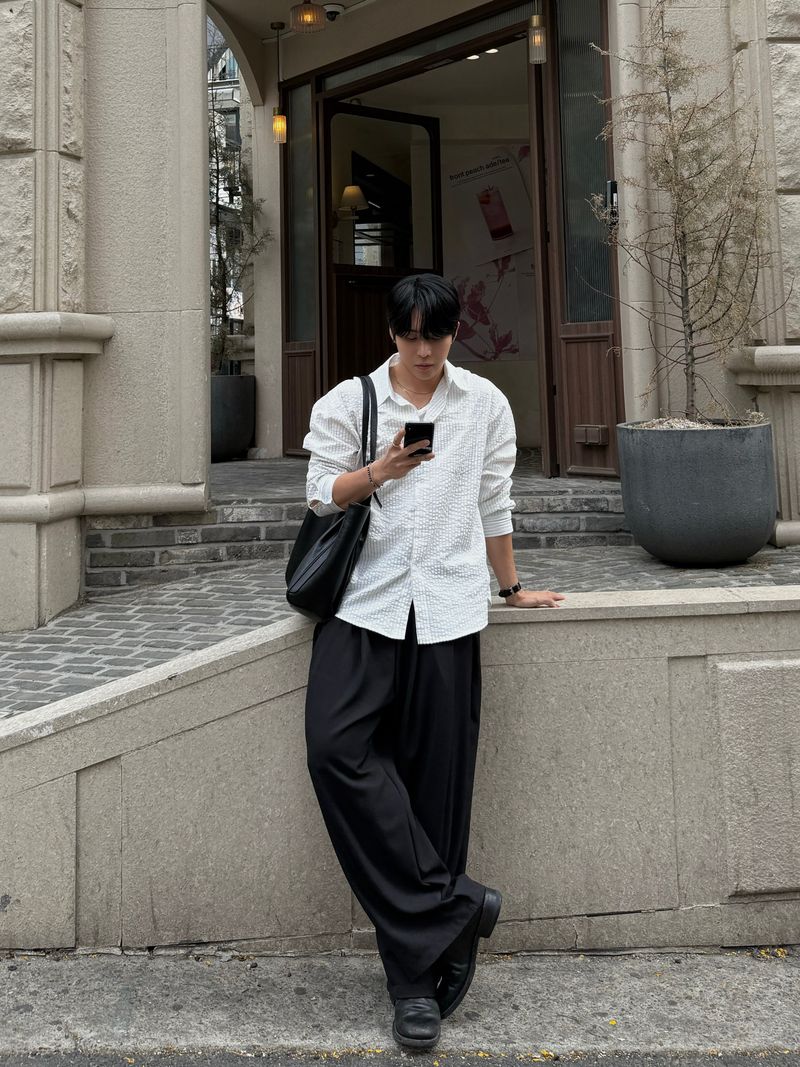 Cove embossed stripe shirt