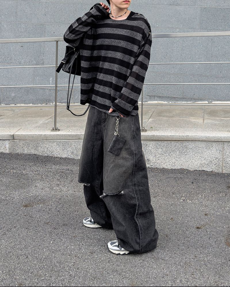 Lure shoulder snap stripe knit