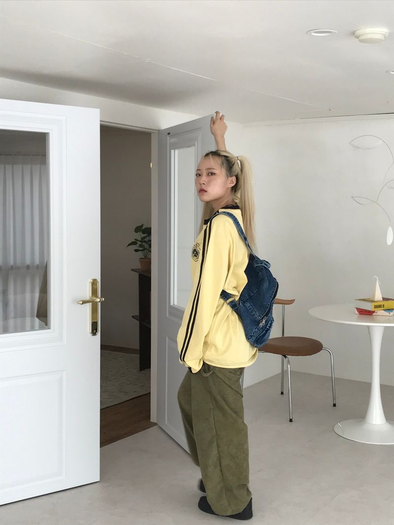 Sporty long sleeve top