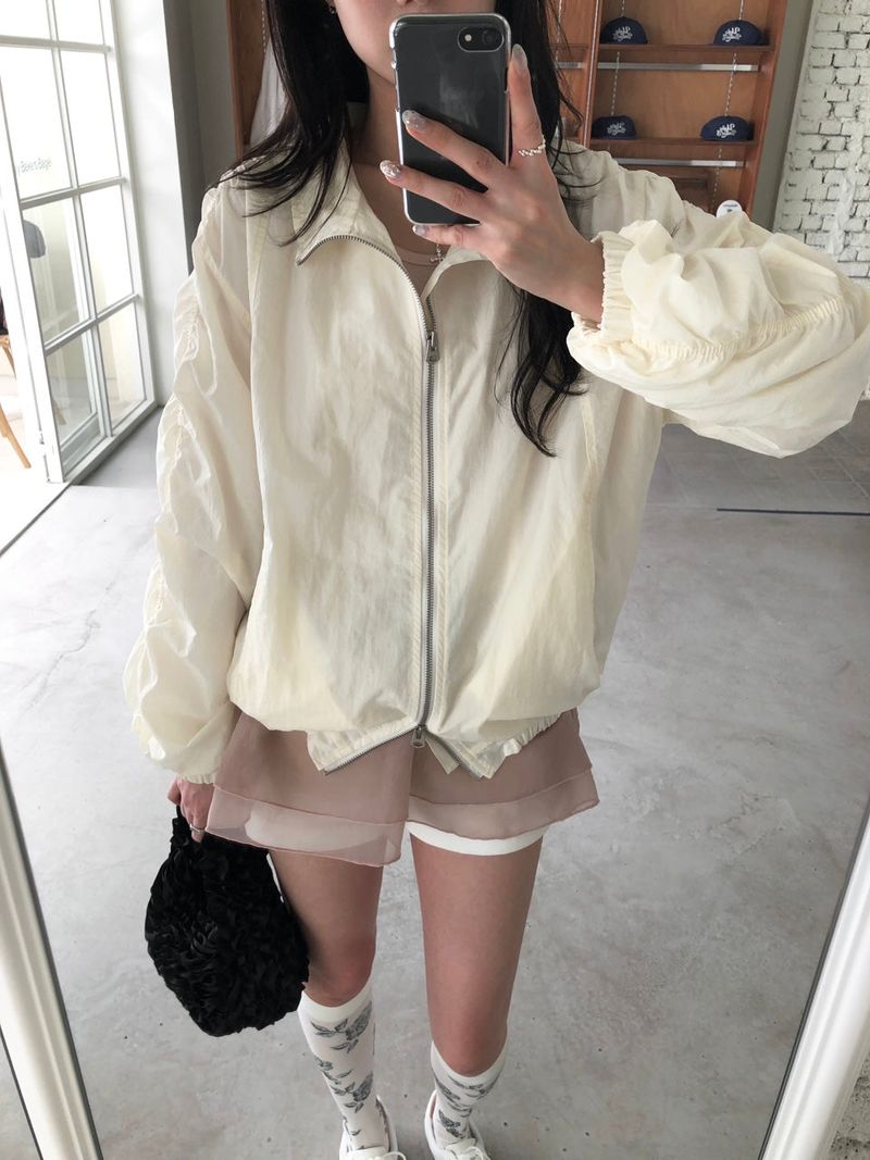 Shirring Windbreaker