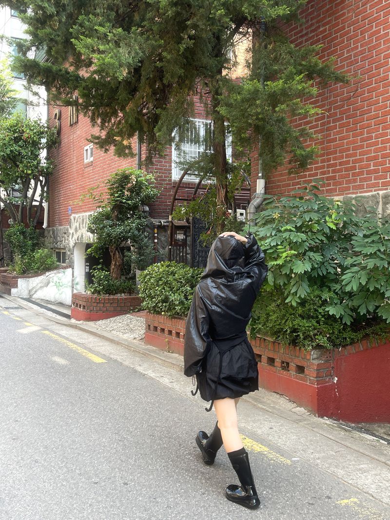 Cropped rain mesh hooded windbreaker