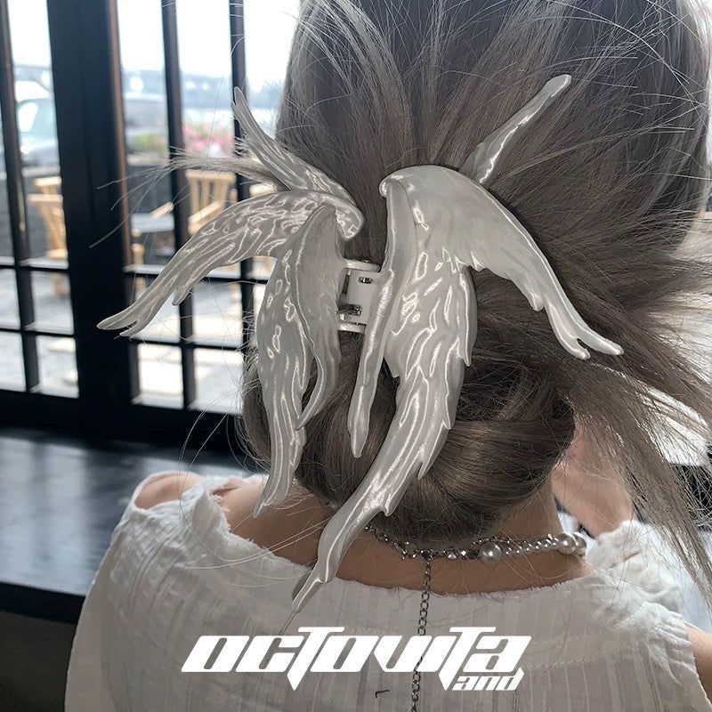 OCTOVITAAND（オクトヴィタアンド）の「シルクホワイトフォーレンエンジェルヘアクリップ（ヘアアクセサリー）」