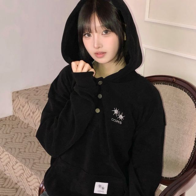 COIRIS（コイリス）の「RAUL BUTTON HOOD T UNISEX (2COLOR)（Tops）」