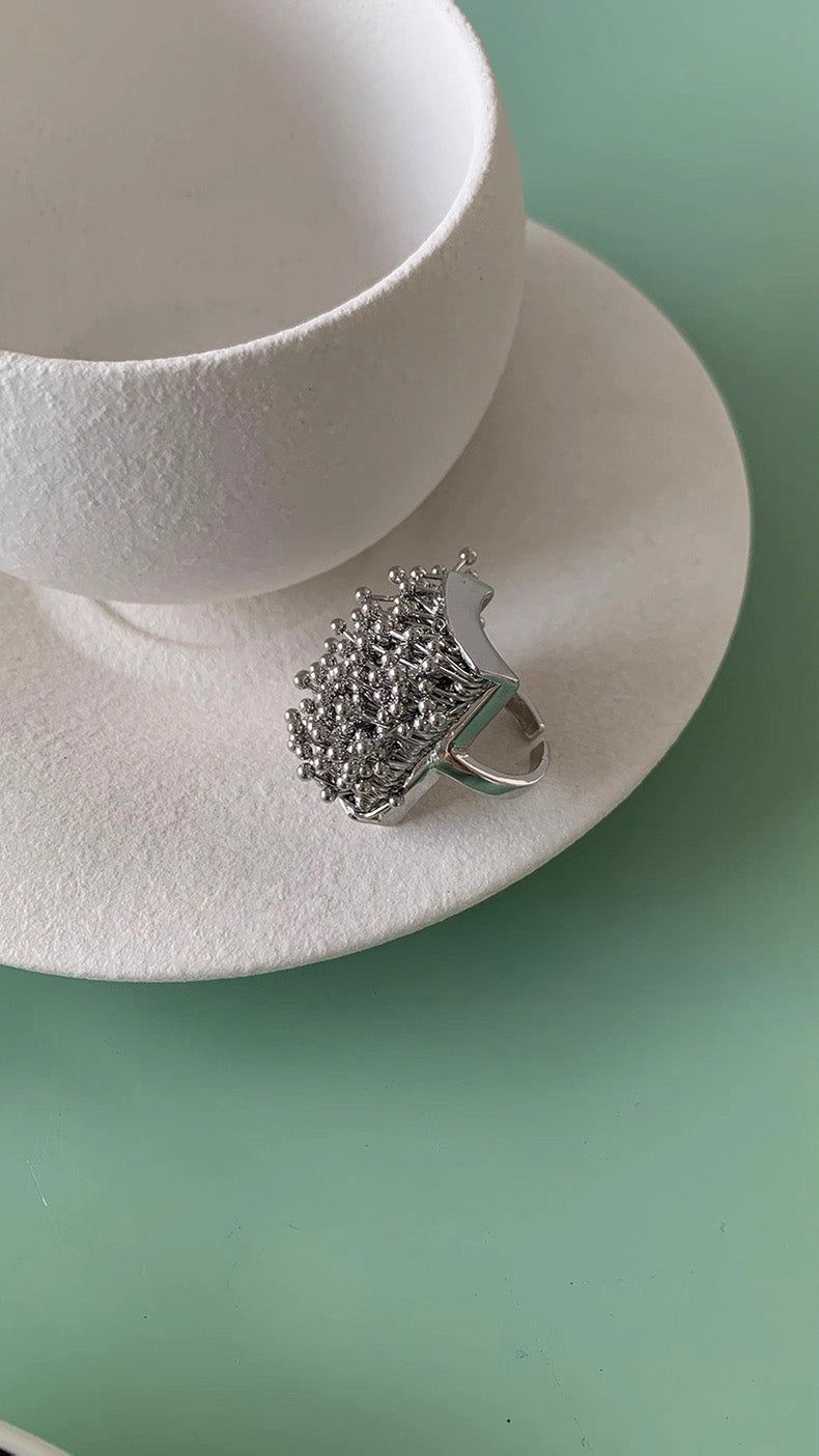 Bold silver line ball tassel ring