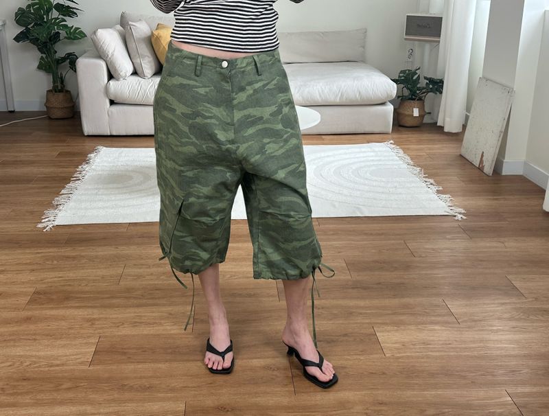 wide cargo bermuda shorts