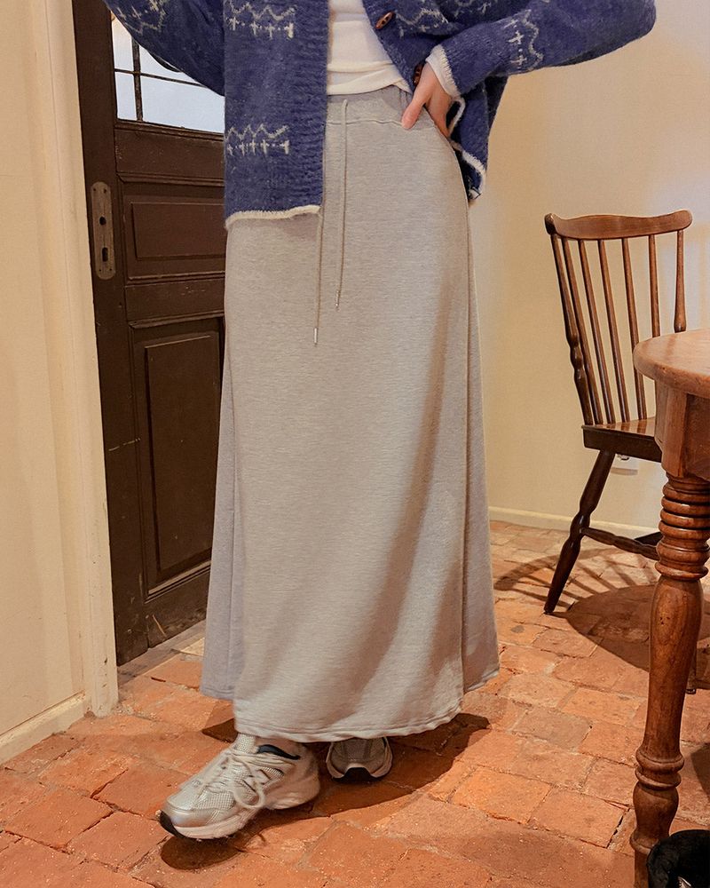 And banding long skirt