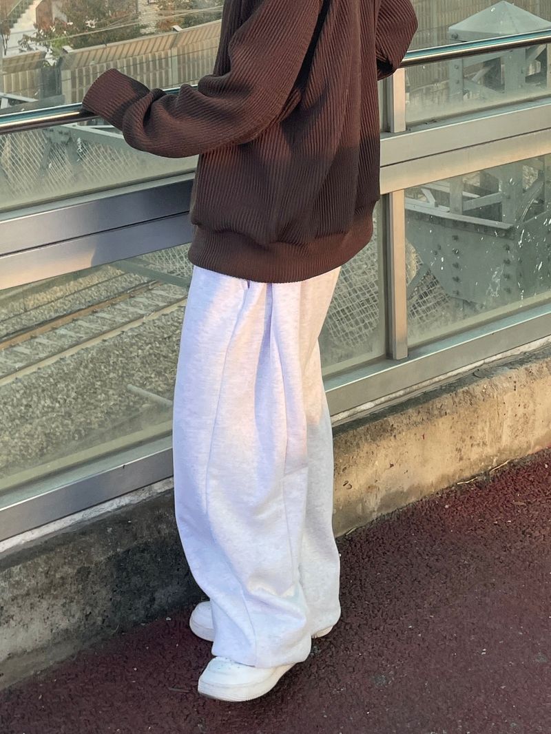 (napping) Orly side tuck pants