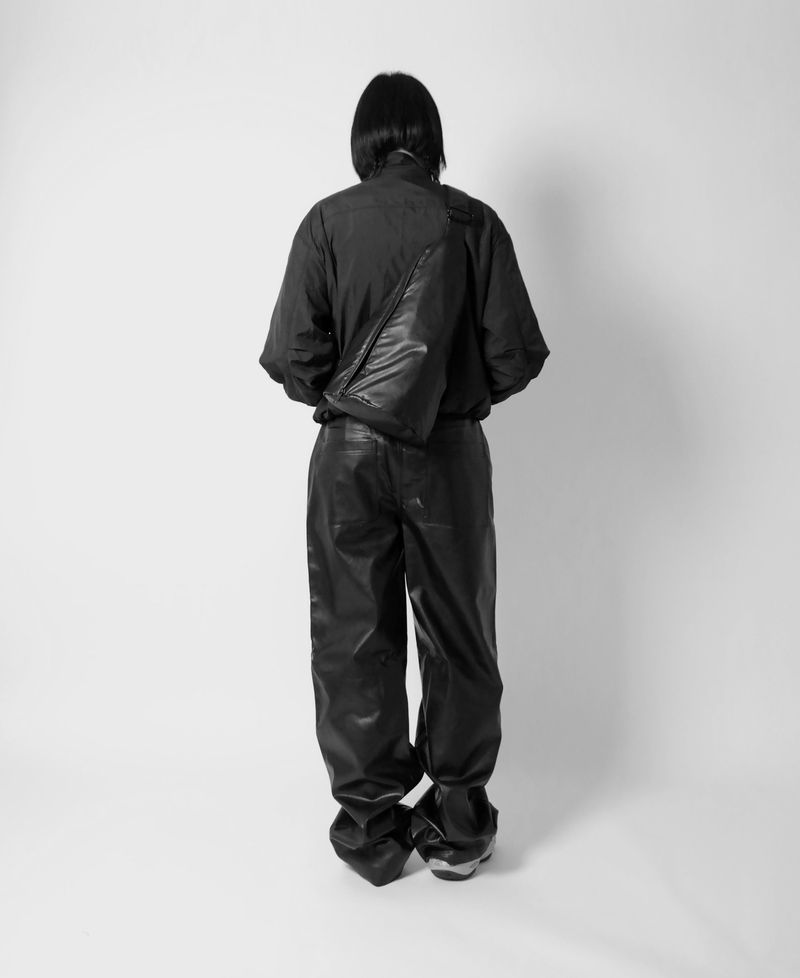 spacecraft black