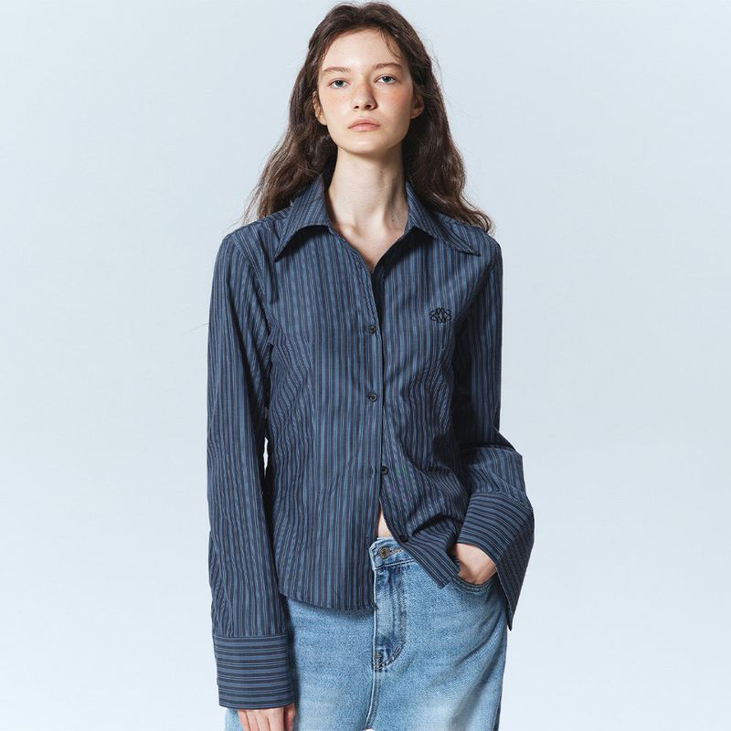 MINIMAL STRIPE LOGO SLIM SHIRT_SORA