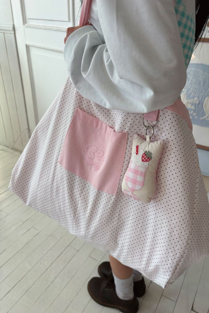 [BITTE DOSAN X SHAKIRI] ICHIGO LATTE KEY RING