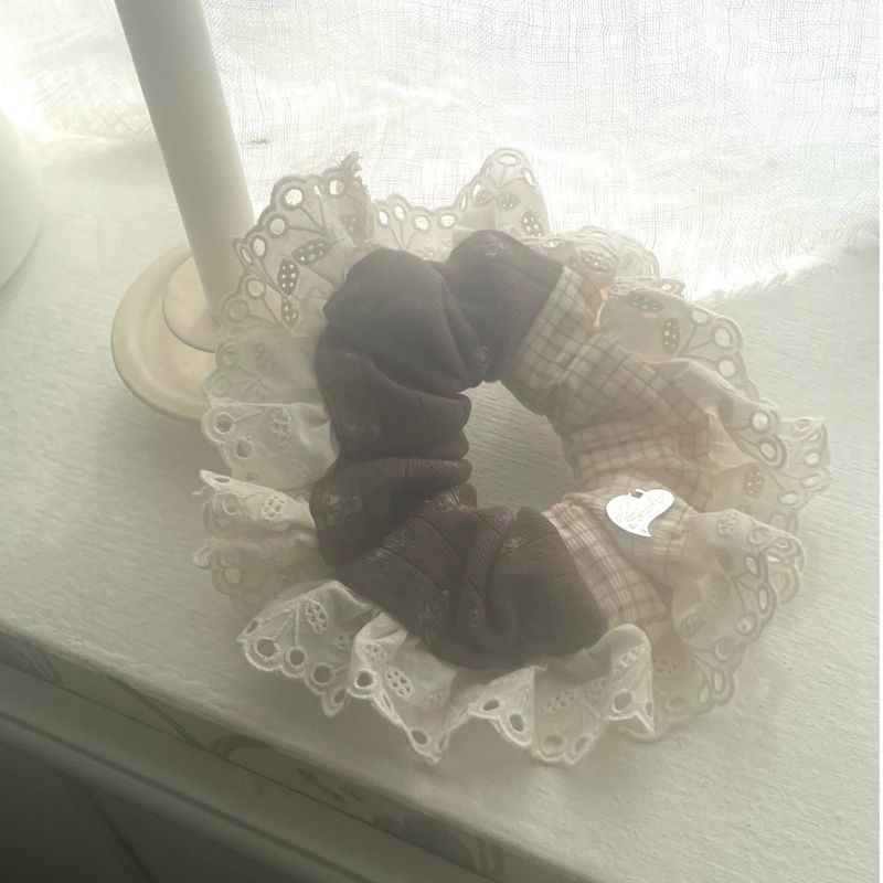 Lace scrunchie_brown