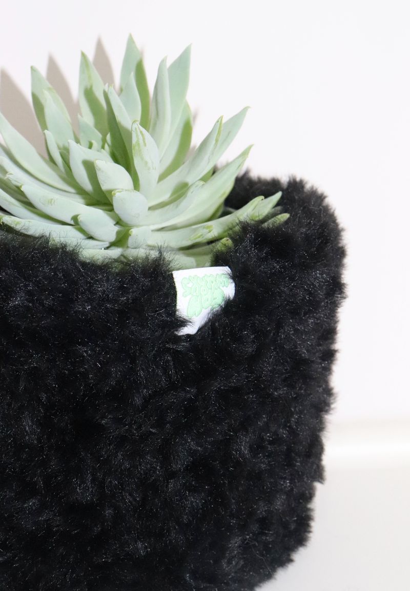 black multi basket