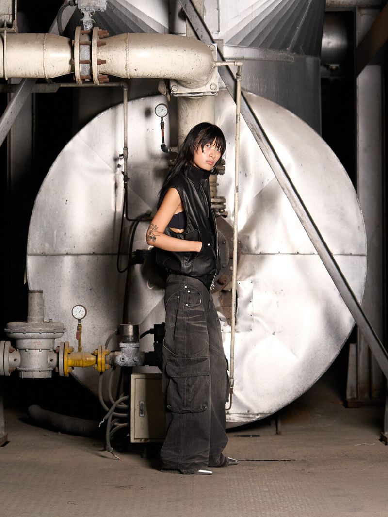 Circle Washing Denim Cargo Pants (Black)