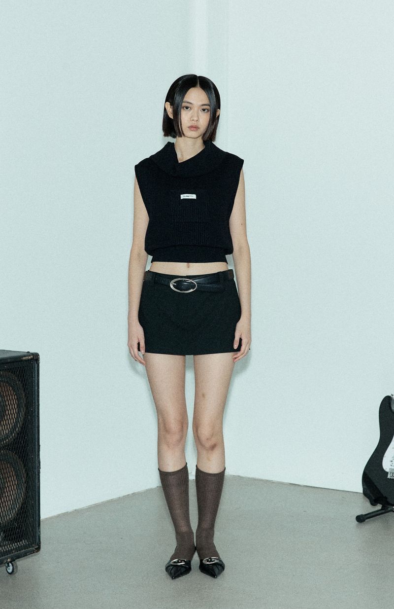 C TURTLE NECK POCKET KNIT VEST_BLACK