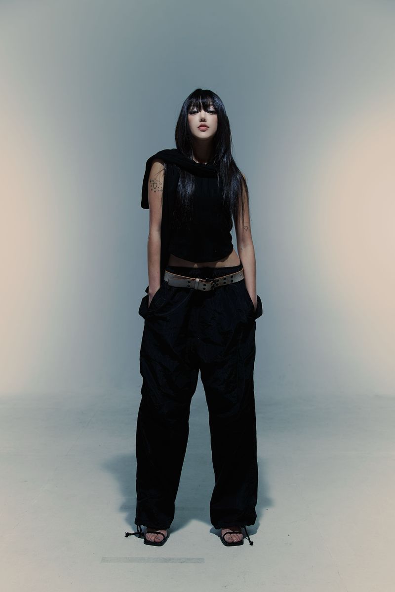 06. PARACHUTE PANTS BLACK