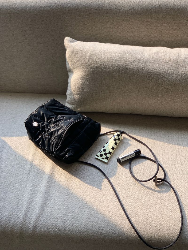 mini pocket bag - padding glossy black