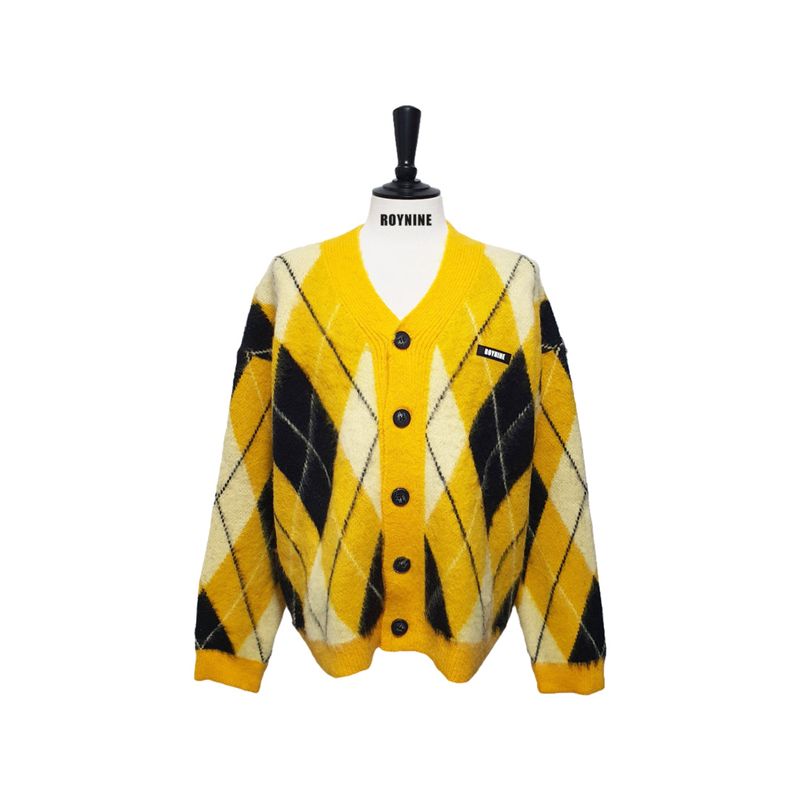 ROYNINE（ロイナイン）の「Yellow Argyle Cardigan（Tops）」