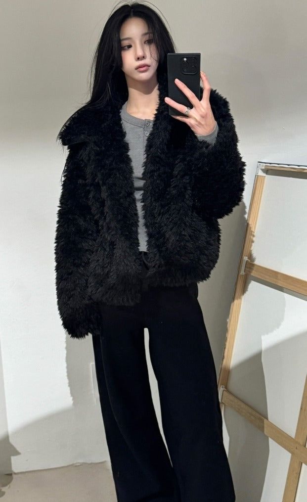 EEUN（イウン）の「Feather Fluffy Fur Jacket（Jackets/Outerwear）」