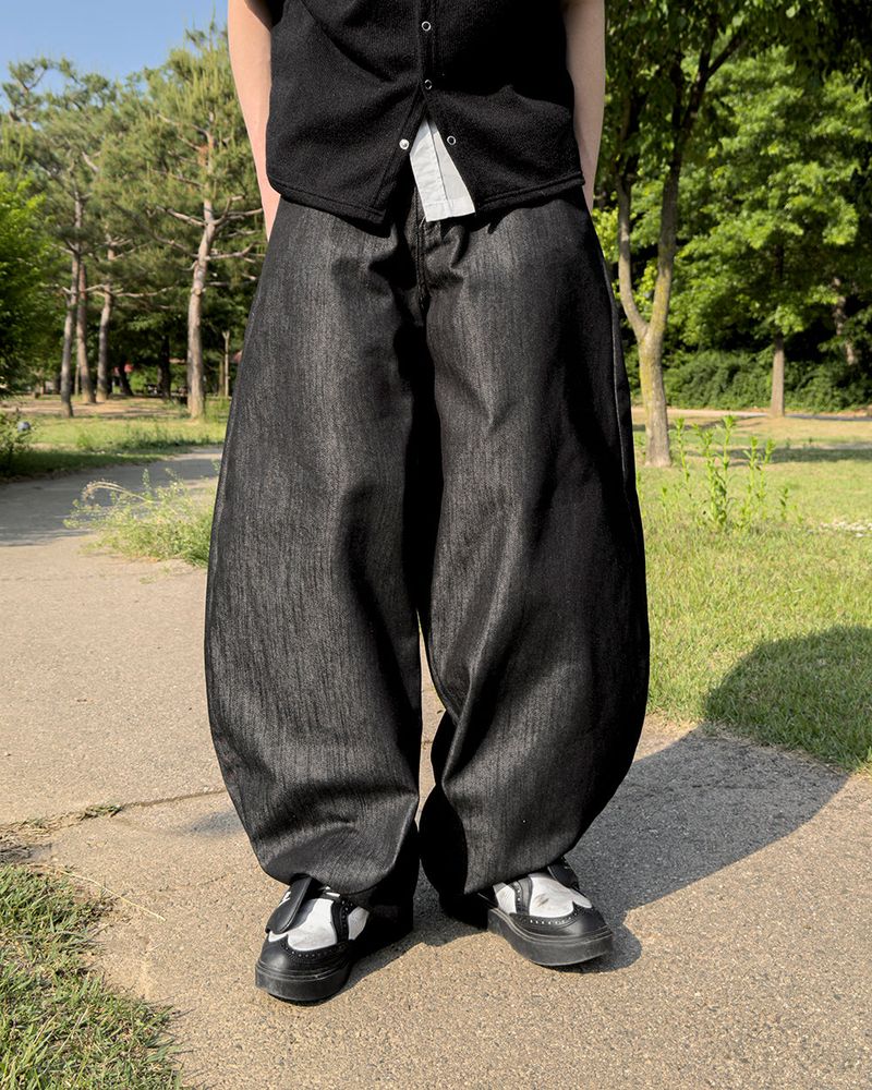 JIIGEUM（ジグム）の「Dare Summer Curved Denim Pants（Pants）」