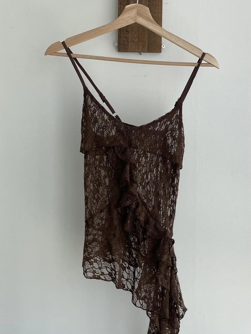 nunae layered lace sleeve