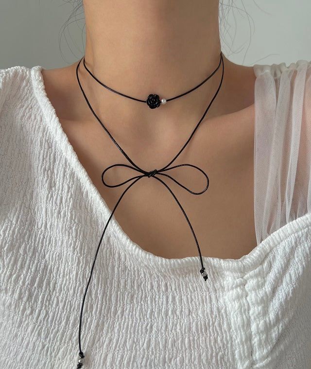 bn Classic Black Cowhide Rose Rope Strap Necklace