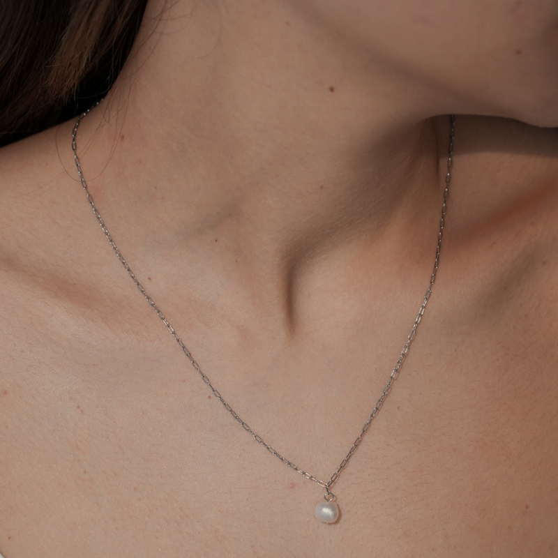 pearl Ritys necklace