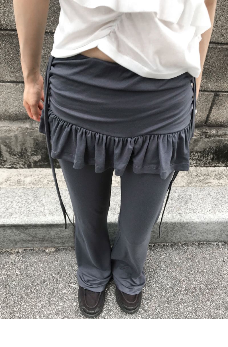 RUFFLE ON PANTS