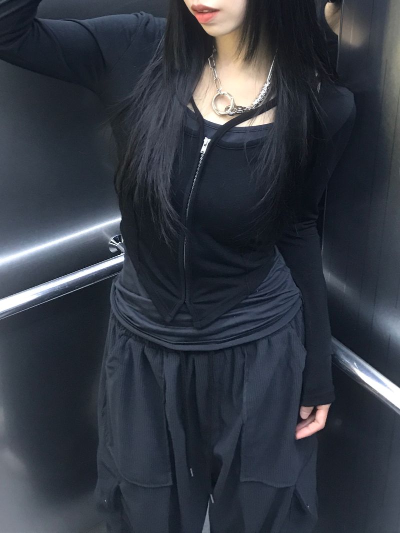 Unique V-Strap Zipper Slim T-Shirt