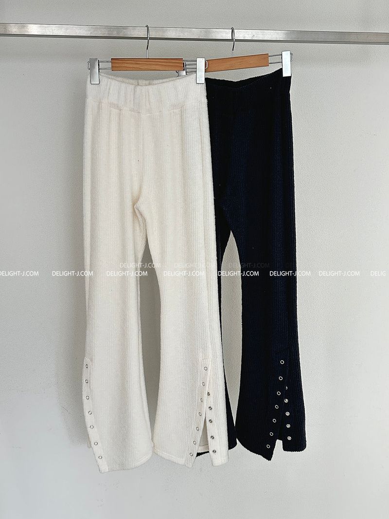 And open napping bootcut pants