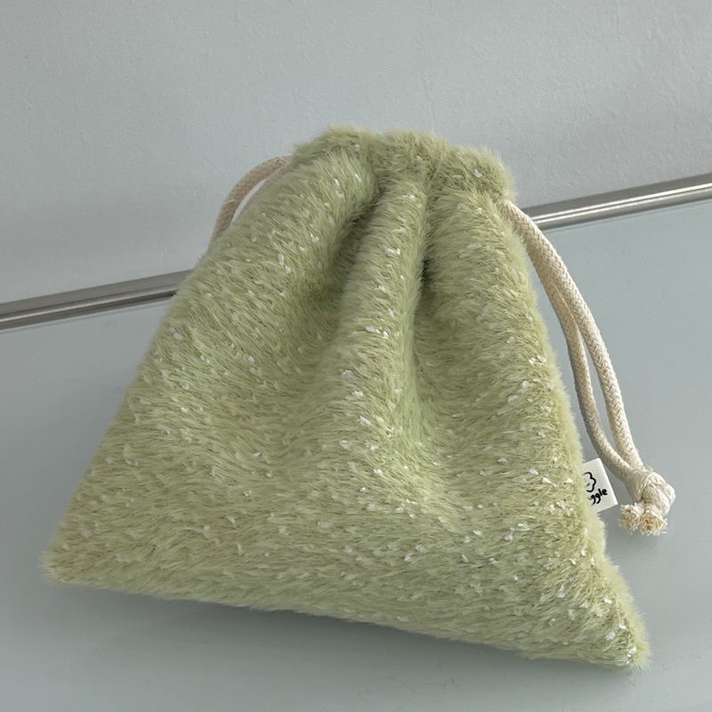 FLUFFY STRING POUCH (2 color)