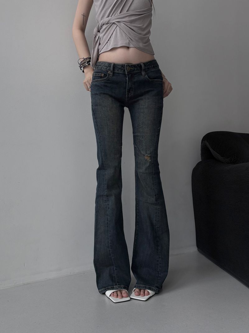 URBAN UNIQUE（アーバンユニーク）の「dust low-rise bootcut denim（Pants）」