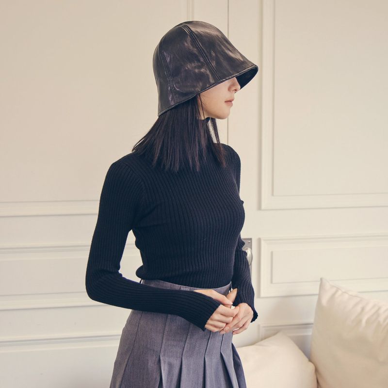 VZ Stud Vegan Leather Tulip Hat / Black