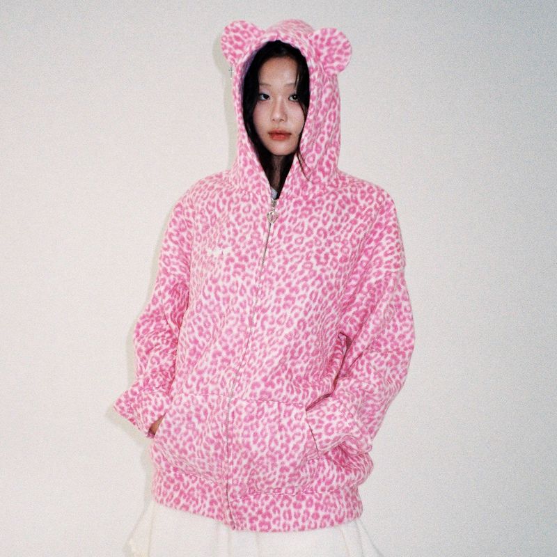 CLUT STUDIO（クラットスタジオ）の「Teddy Leopard Zip-Up Hoodie – Pink（Tops）」