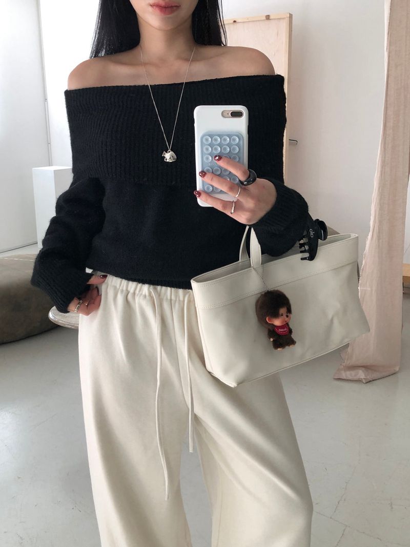 [MADE] Endelin Wool Off-Shoulder Knit