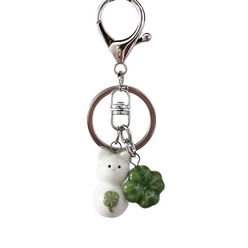 flo.d.studio（フロドットスタジオ）の「[MADE] LUCKY CAT KEYRING - CLOVER （アクセサリー）」