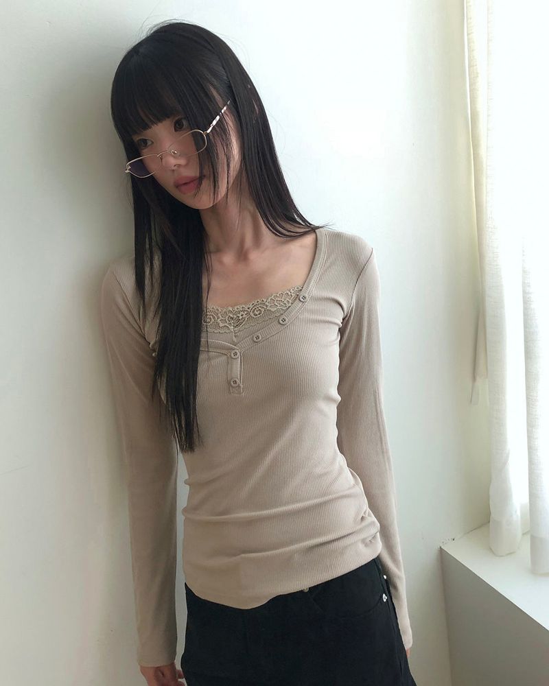 [MADE] Neube Lace Point Button Ribbed Long Sleeve Top 