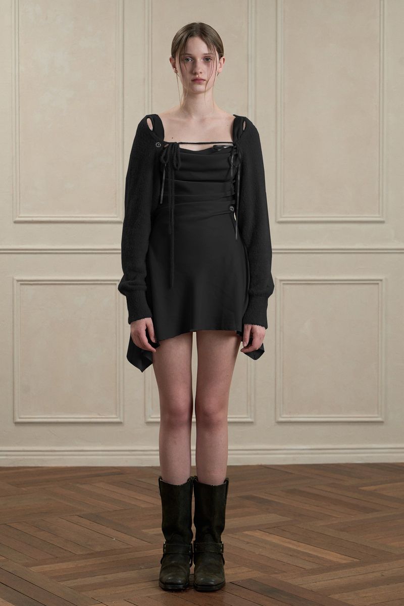 PAIN OR PLEASURE（ペインオアプレジャー）の「PETAL BOLERO black（Jackets/Outerwear）」