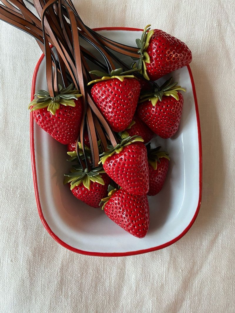 STRAWBERRY KEYRING BAG CHARM / TREEFORFIVE345