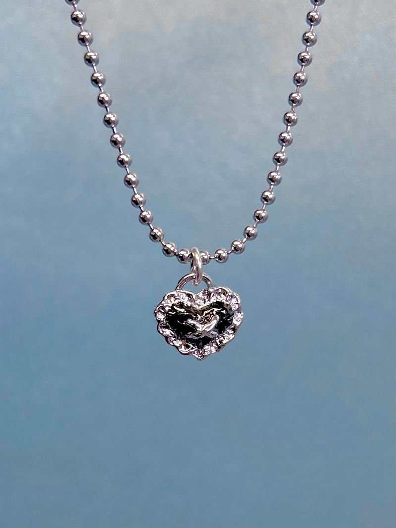 Kuro Lace Necklace