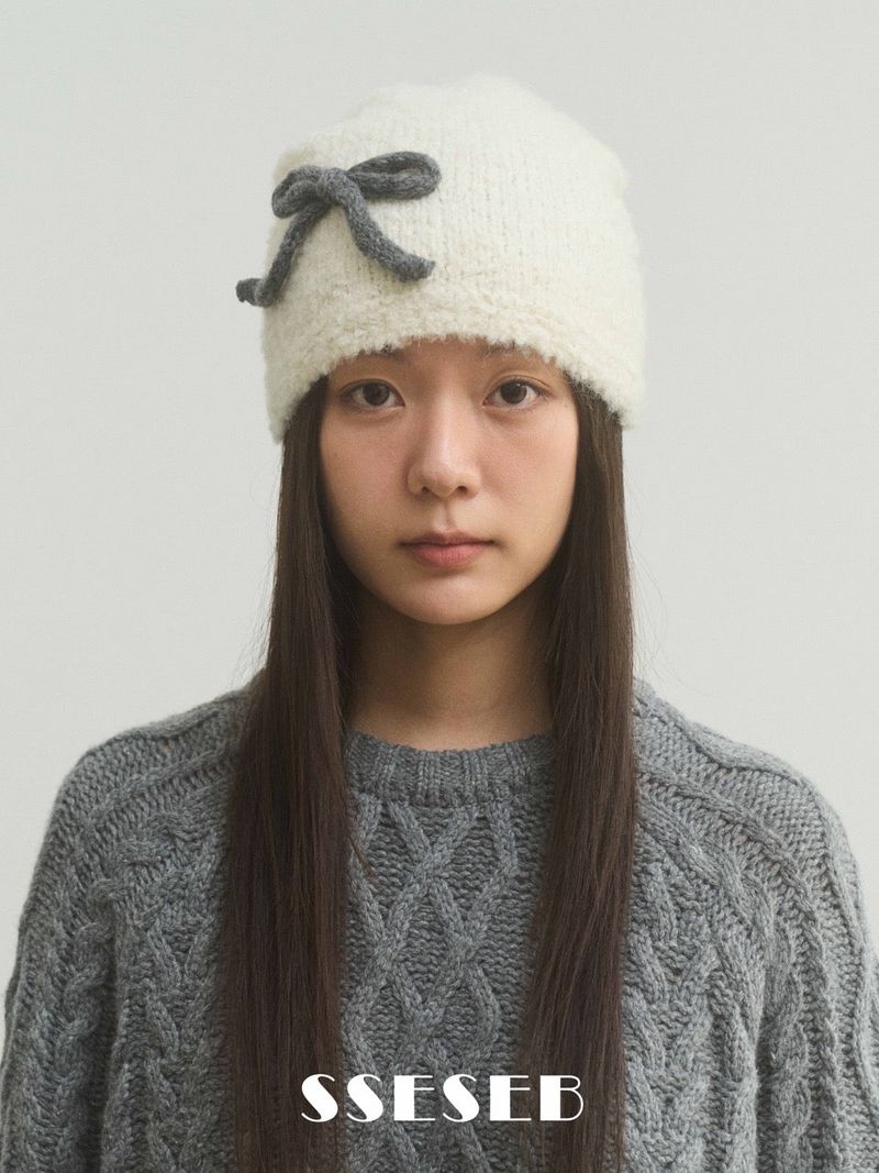 SSESEB(セセブ)の「Ribbon Lettering Beanie - Ivory(Hats)」