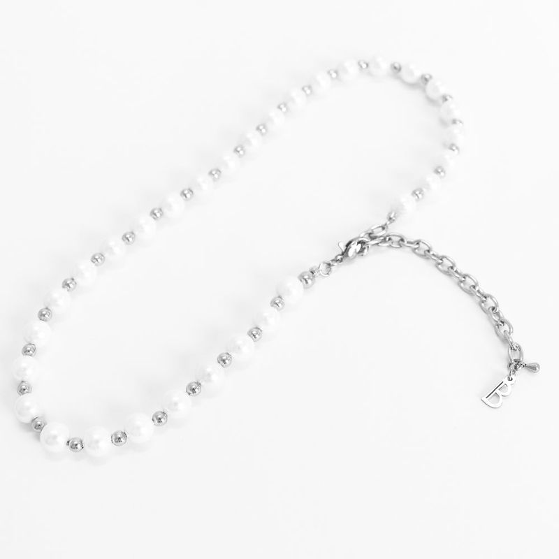 a pearl necklace_CLEF TOM BEAT NEC