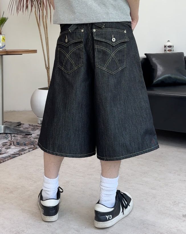 Desert Backbuckle Bermuda Pants