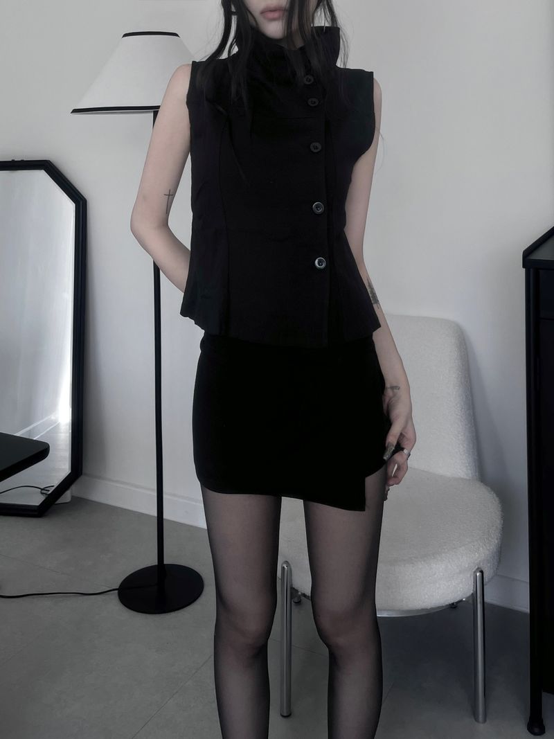 high-neck black button vest