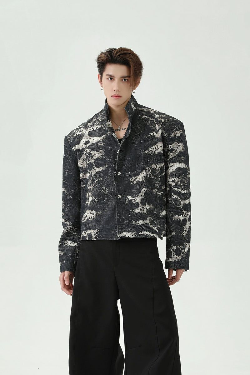 TURNTIDE（ ターンタイド）の「Snake Print Stand Collar Cropped Jacket（Jackets/Outerwear）」