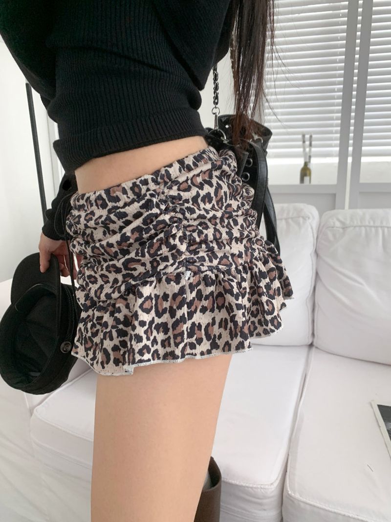Feral Leopard Banding Mini Skirt Pants (Leopard)