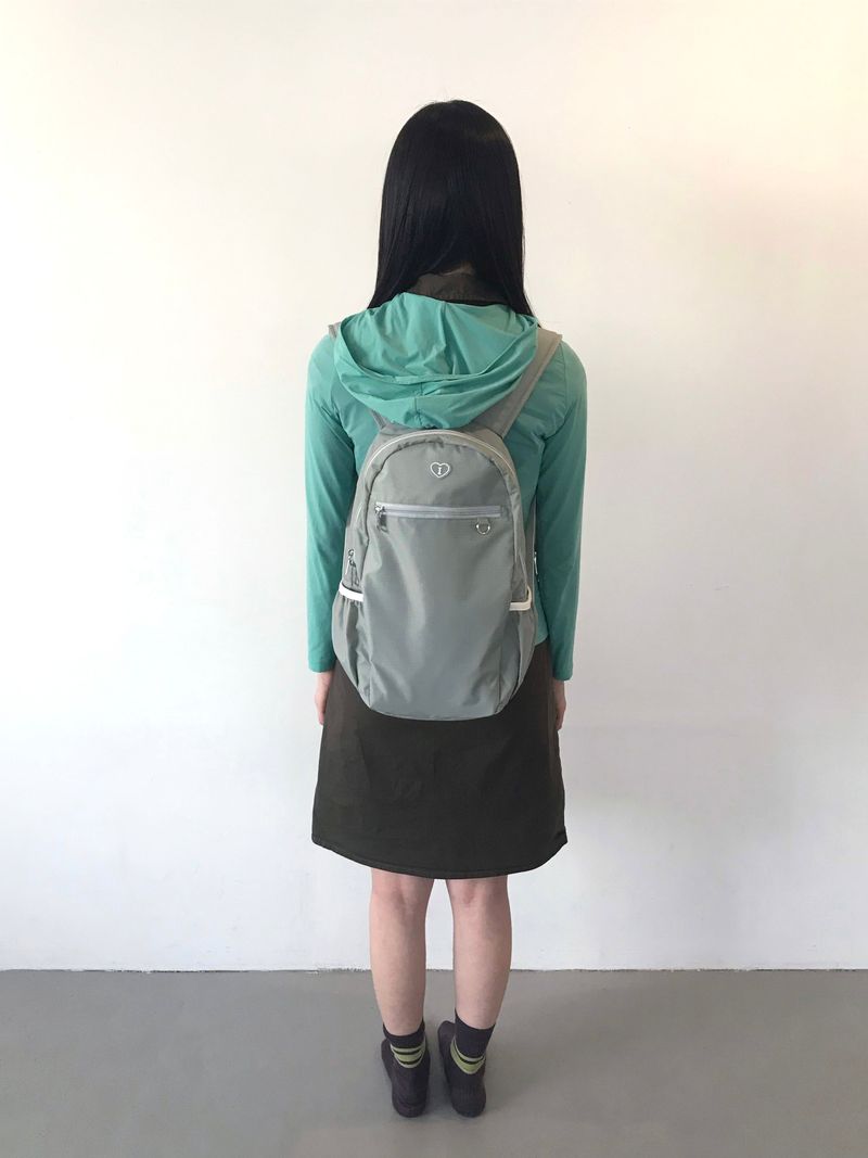 Love walk backpack - Sage gray
