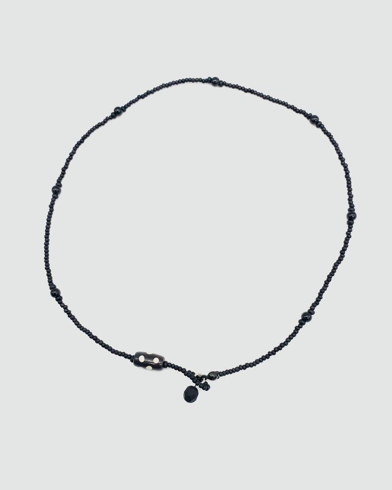 Dot necklace (black)